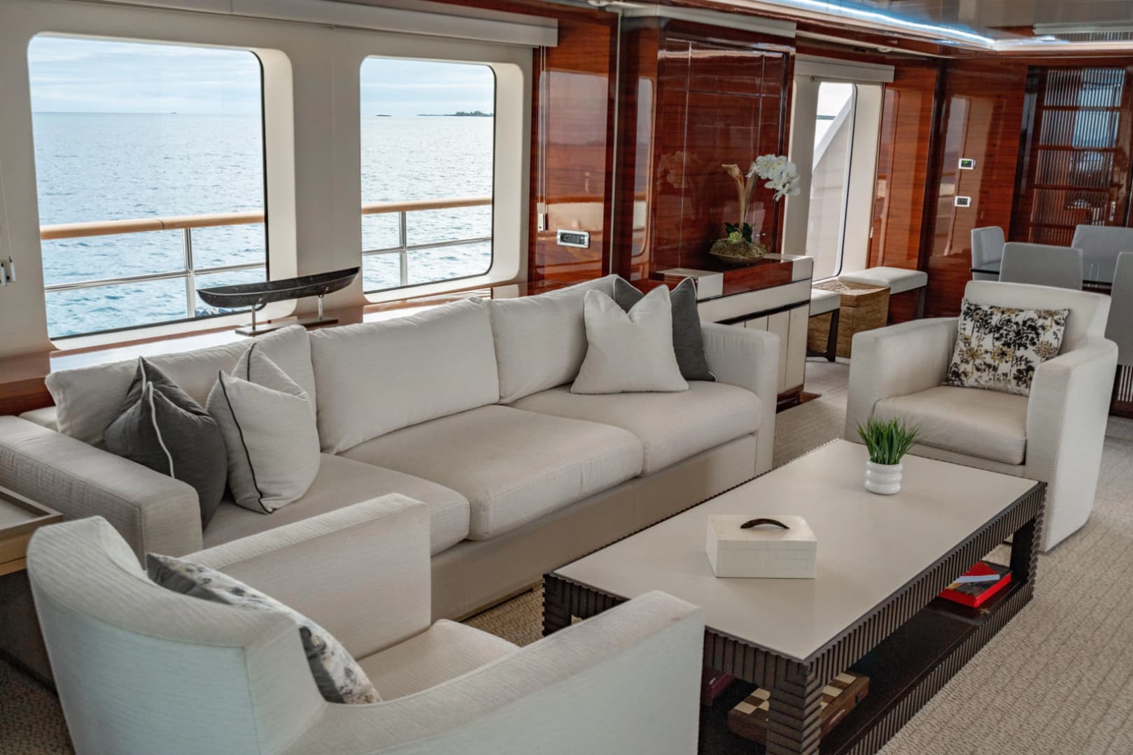 2011 Benetti Classic 121 photo 14