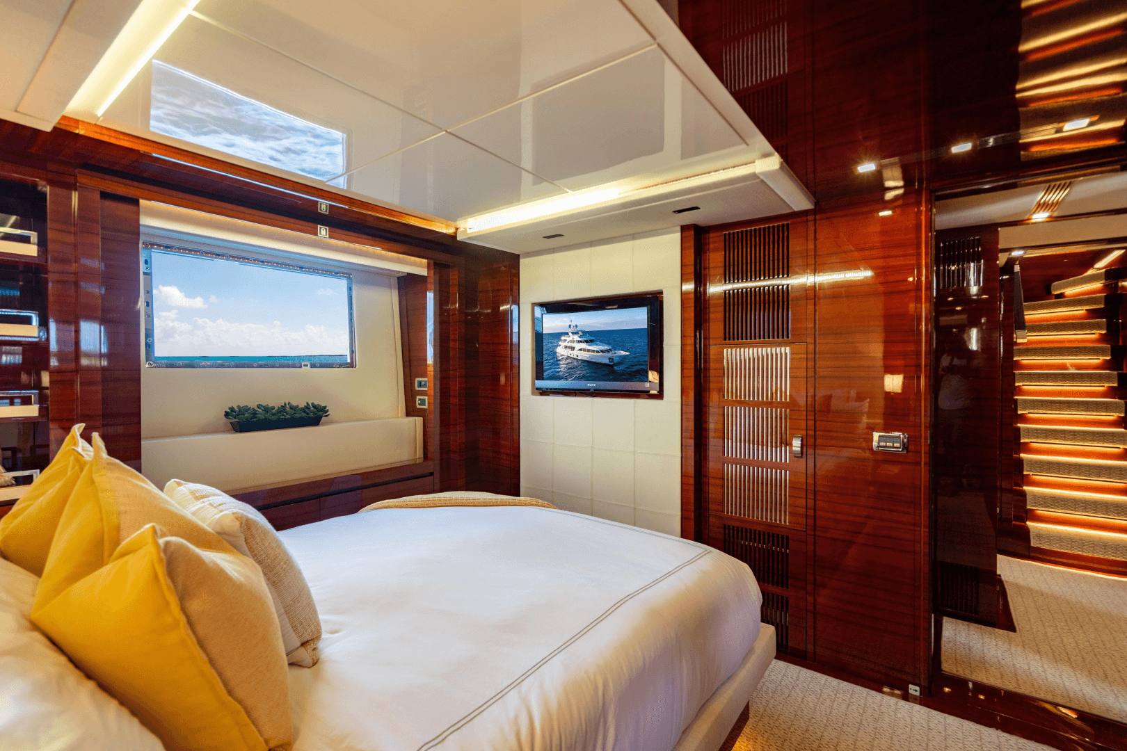 2011 Benetti Classic 121 photo 43
