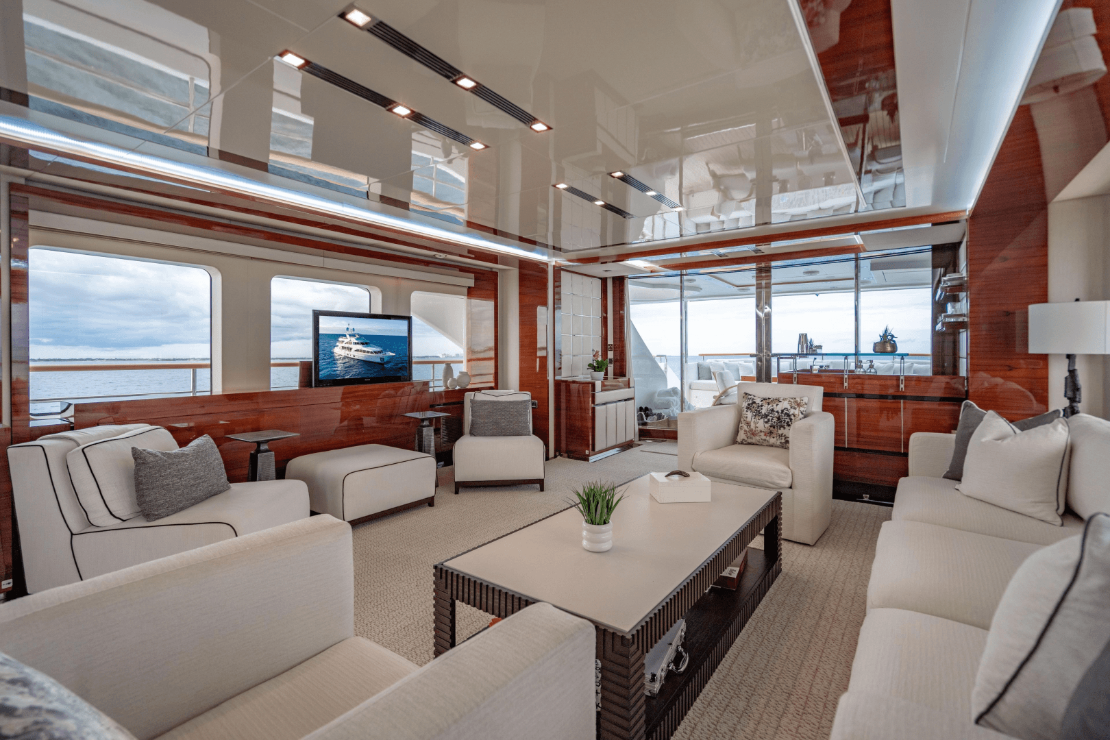 2011 Benetti Classic 121 photo 15