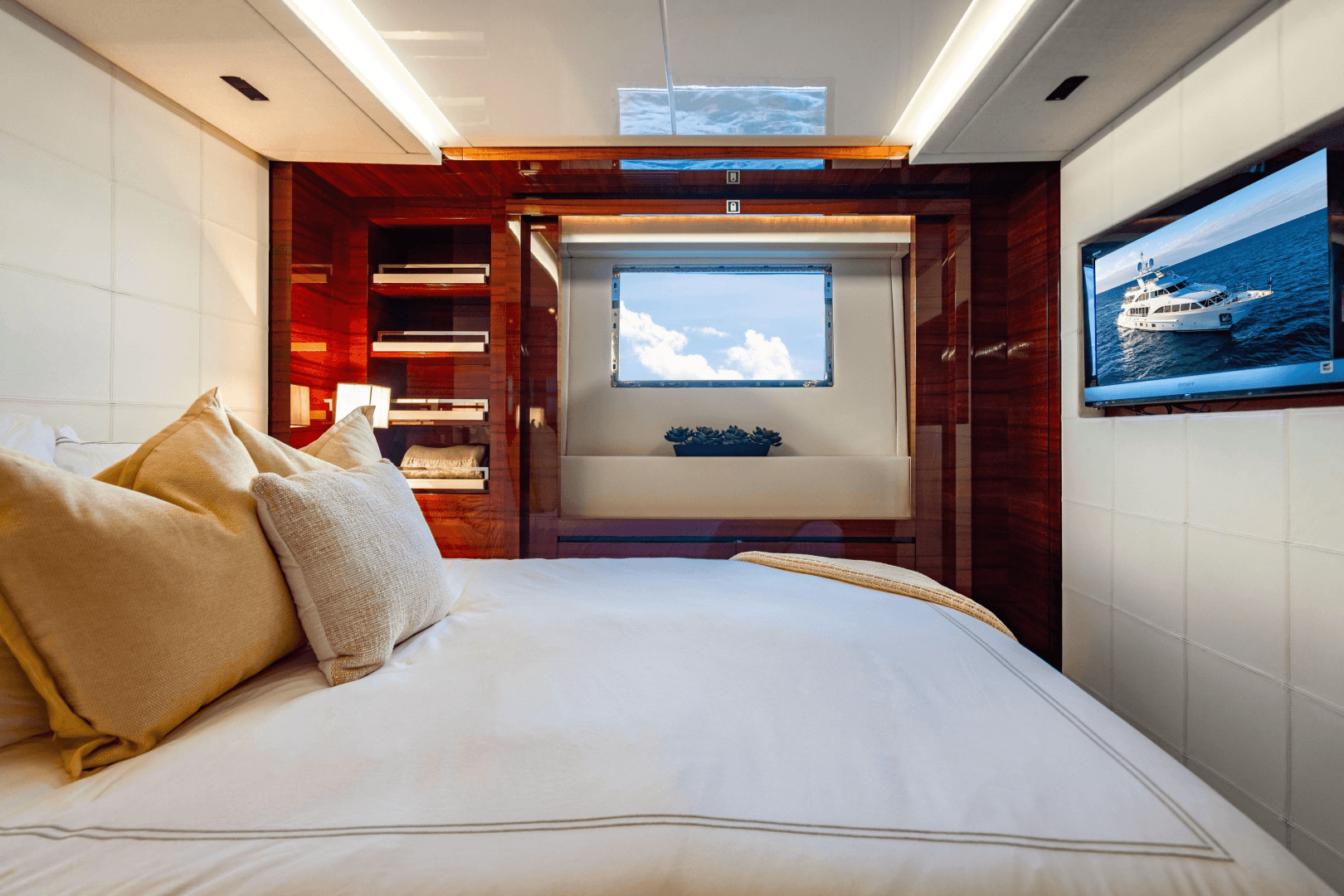 2011 Benetti Classic 121 photo 45