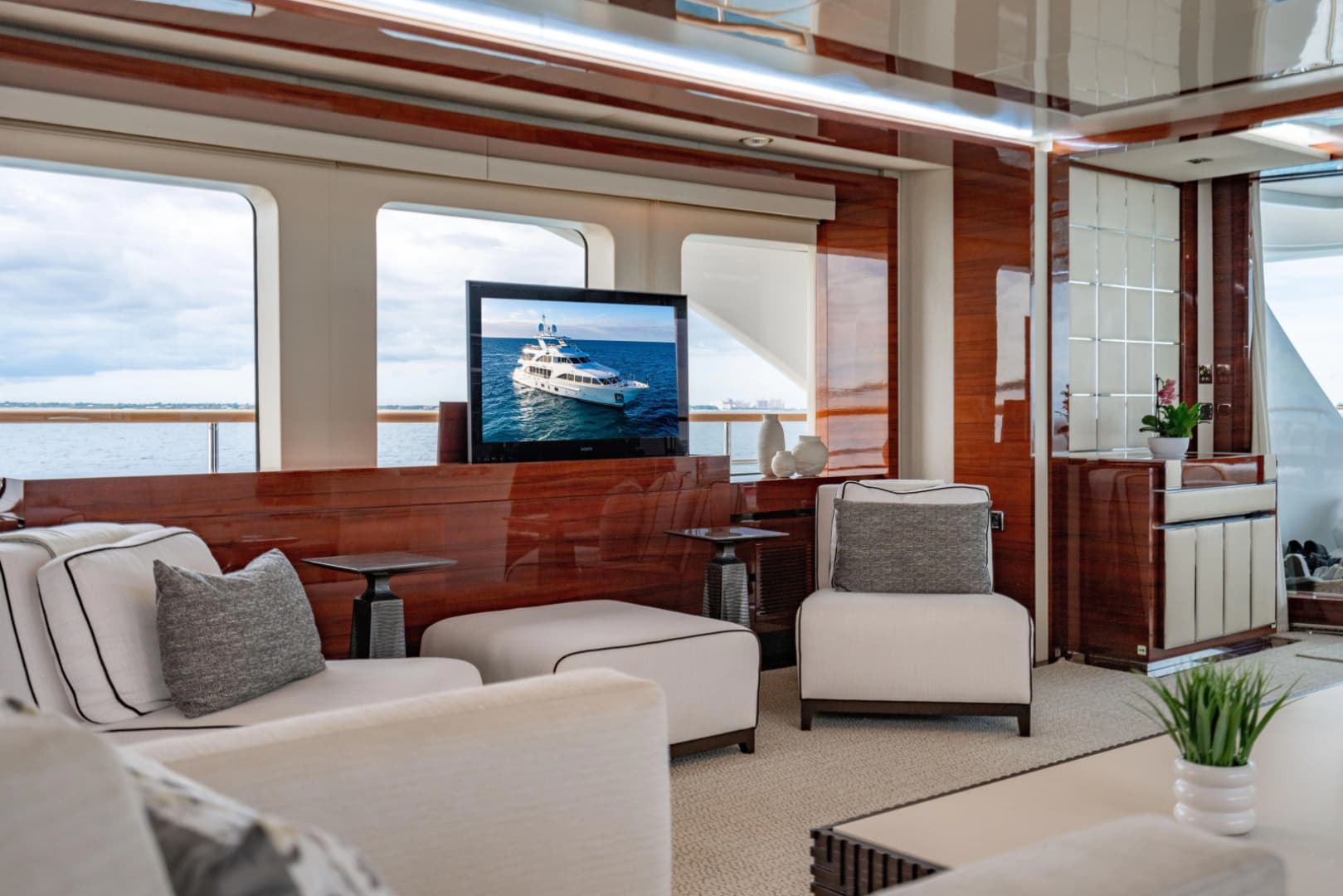 2011 Benetti Classic 121 photo 13
