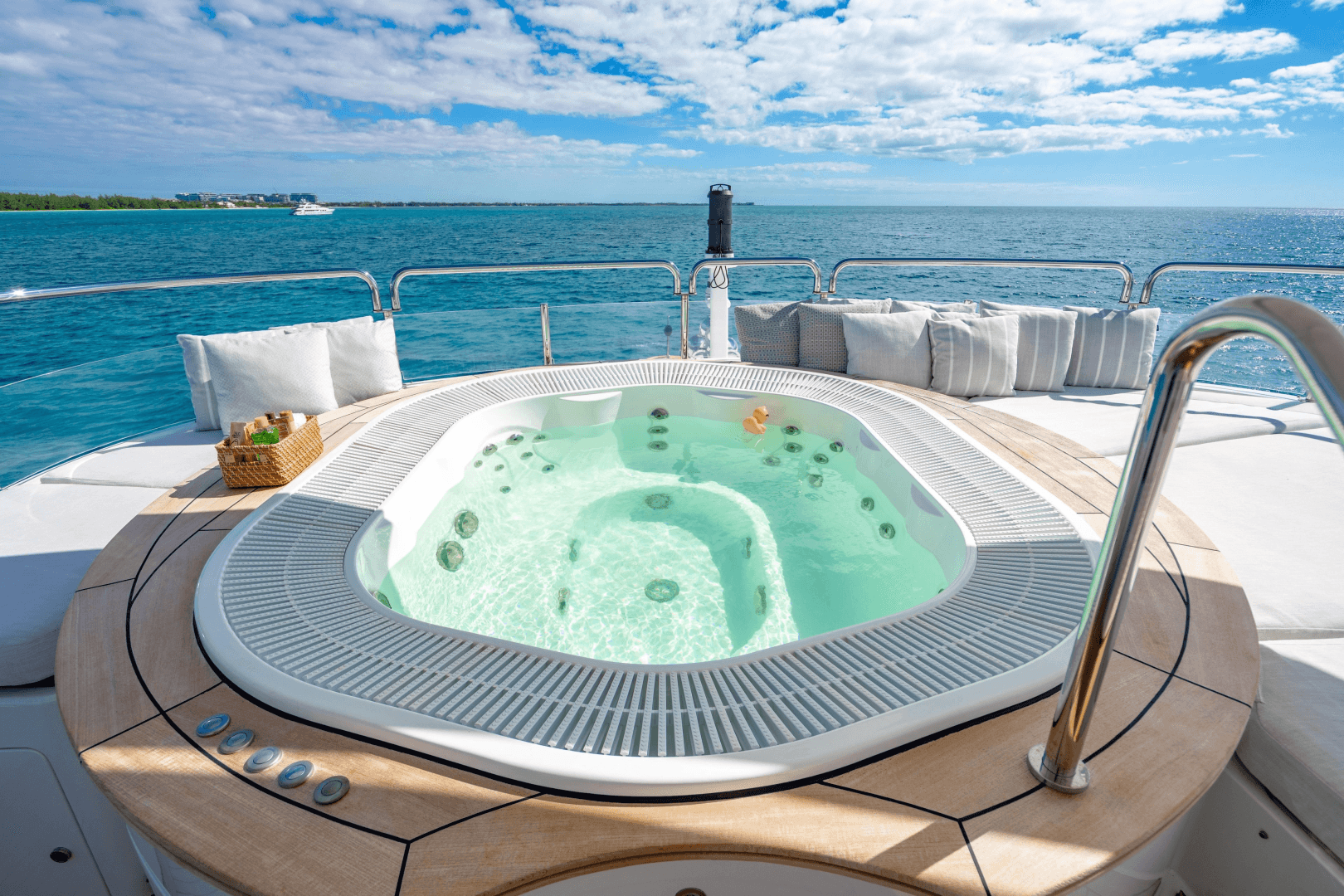 2011 Benetti Classic 121 photo 98