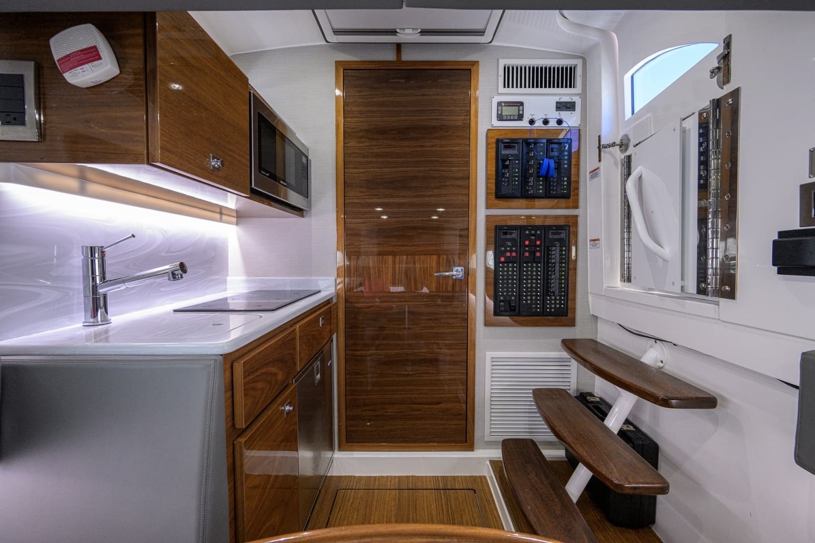 2025 Valhalla Boatworks V46 photo 3