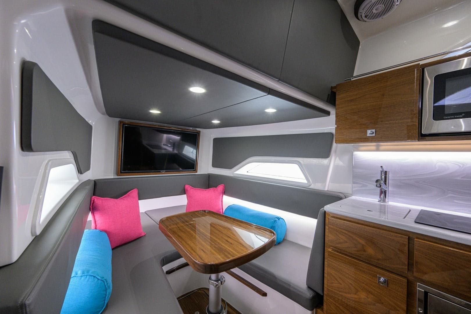 2025 Valhalla Boatworks V46 photo 2