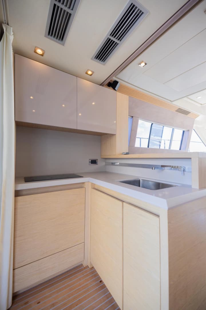 2016 Beneteau Monte Carlo 5 photo 17