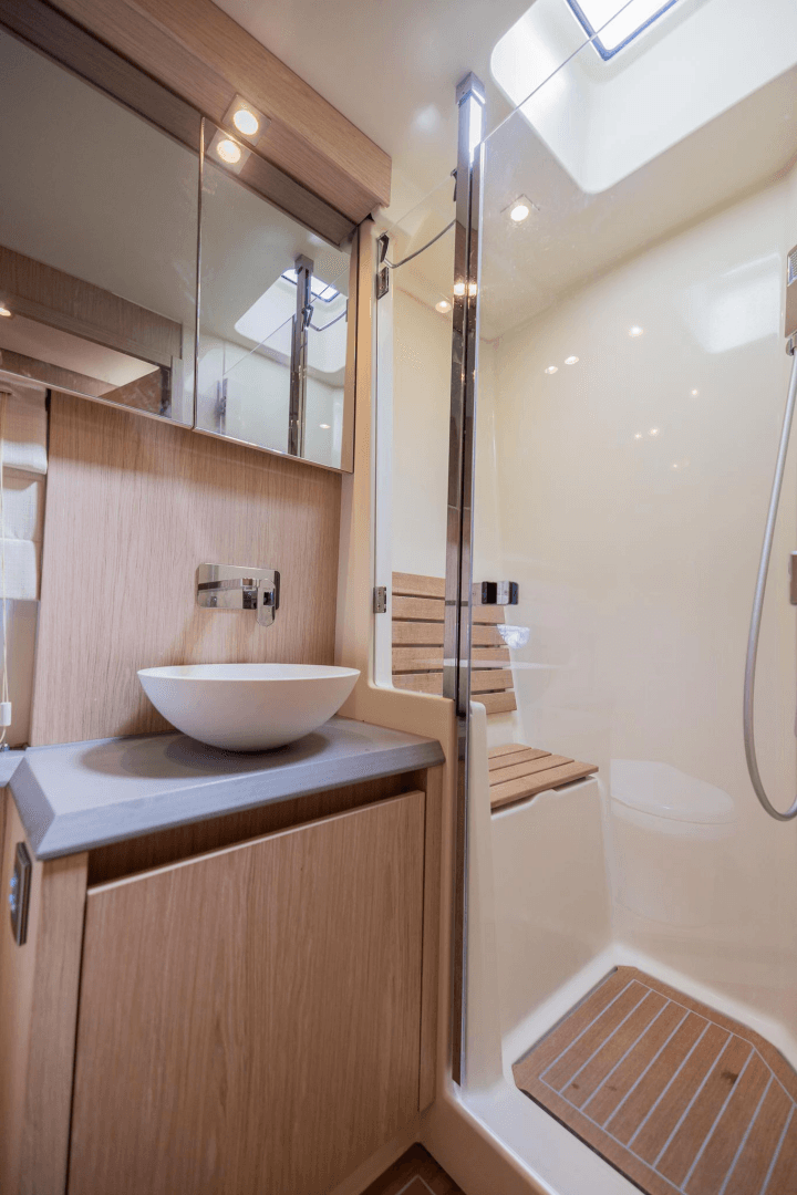 2016 Beneteau Monte Carlo 5 photo 28