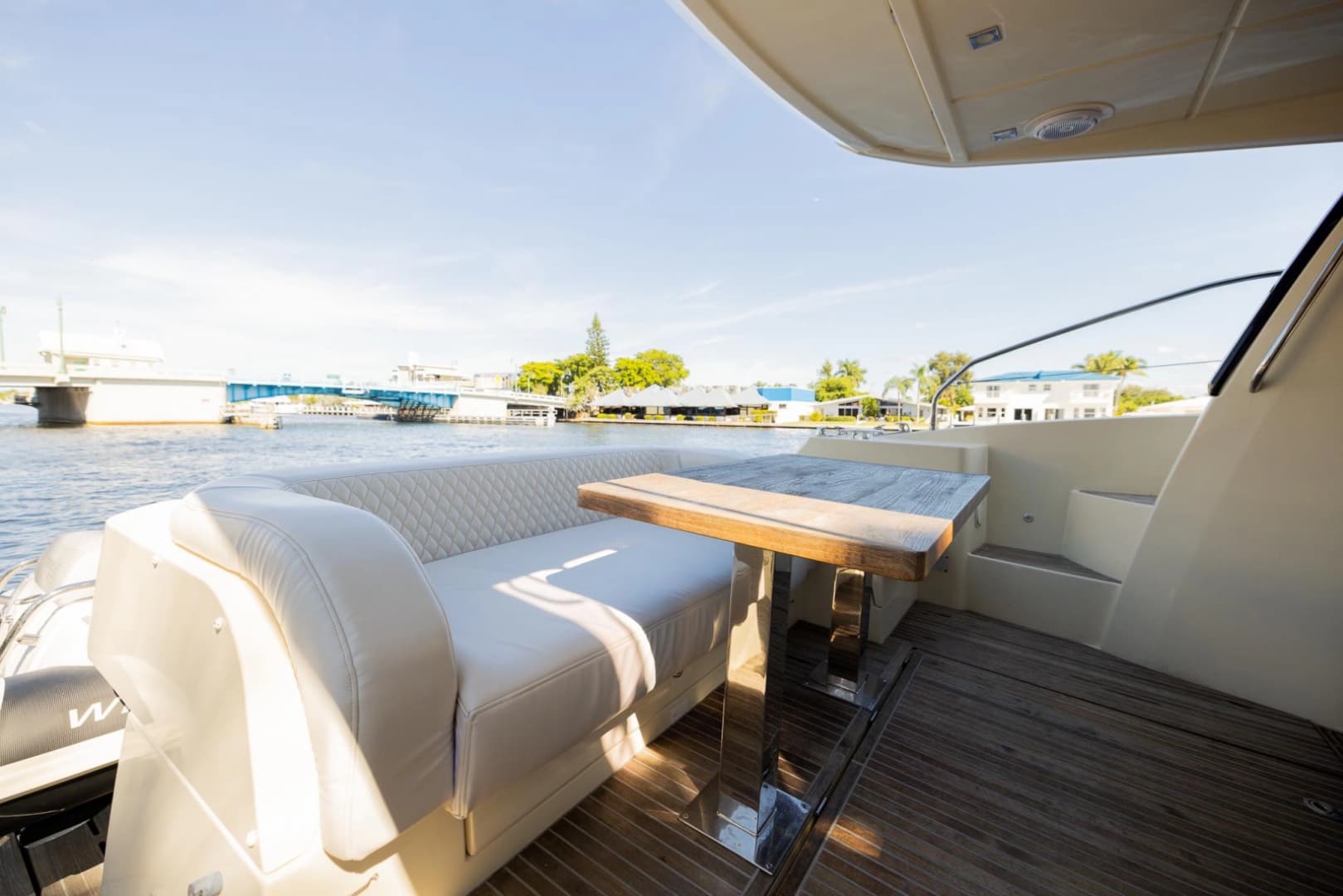 2016 Beneteau Monte Carlo 5 photo 9