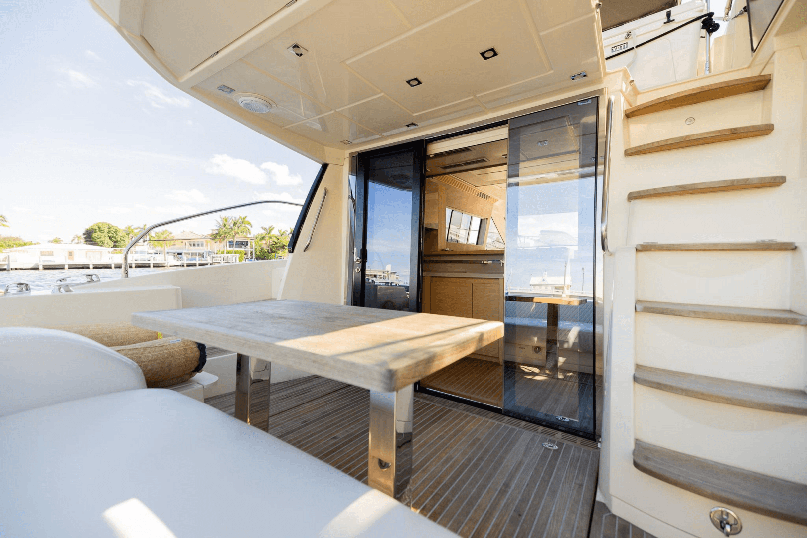 2016 Beneteau Monte Carlo 5 photo 7