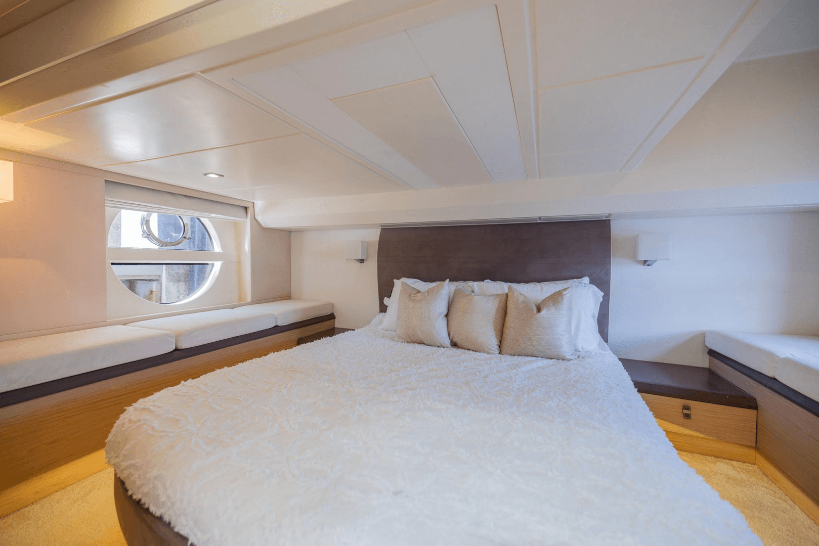 2016 Beneteau Monte Carlo 5 photo 24