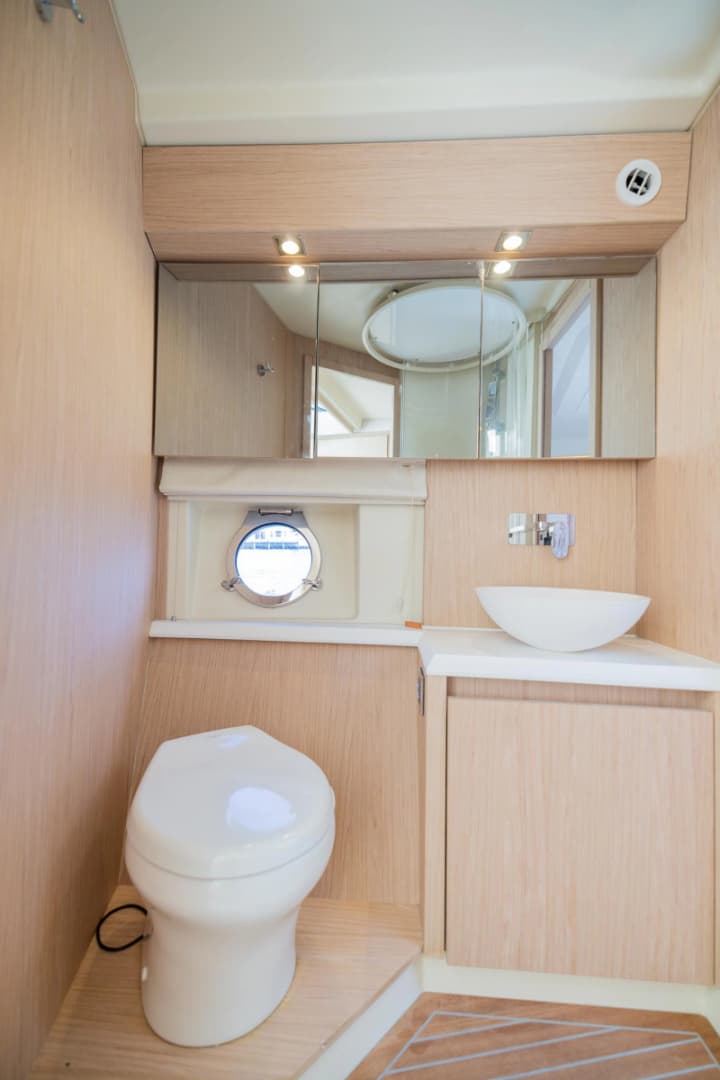 2016 Beneteau Monte Carlo 5 photo 29