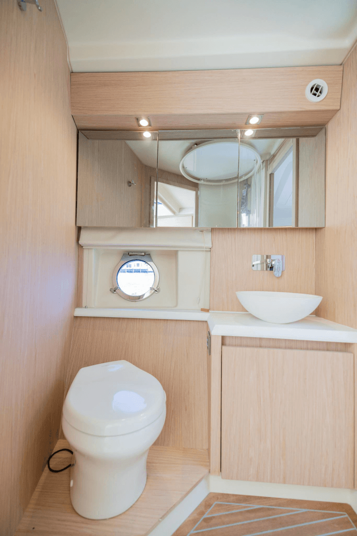 2016 Beneteau Monte Carlo 5 photo 29