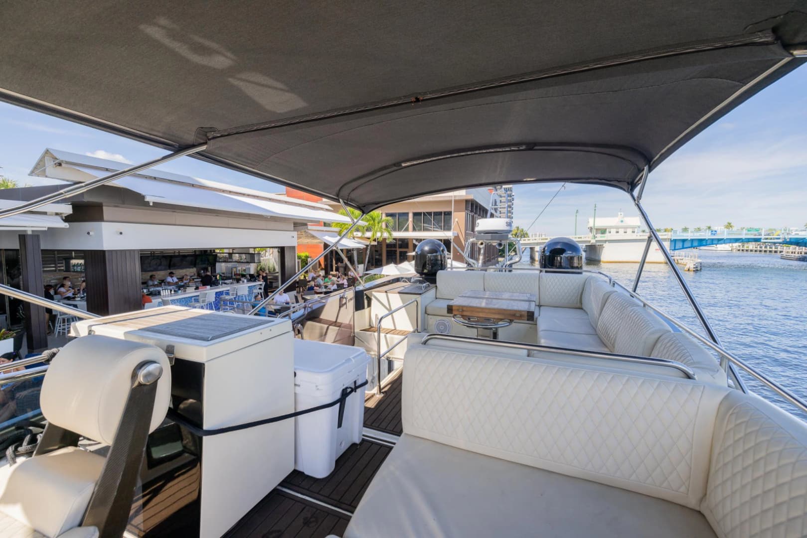 2016 Beneteau Monte Carlo 5 photo 11