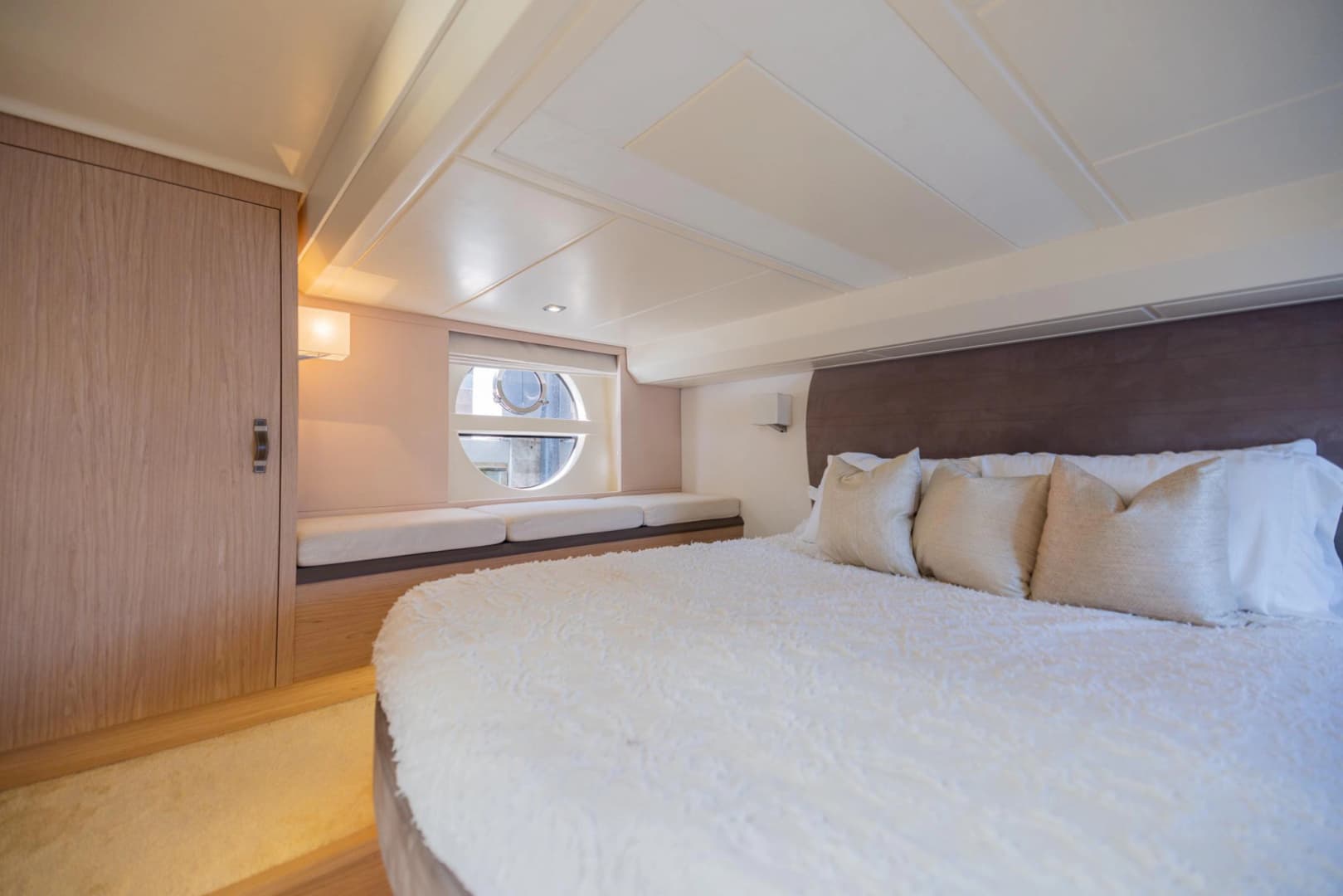 2016 Beneteau Monte Carlo 5 photo 23
