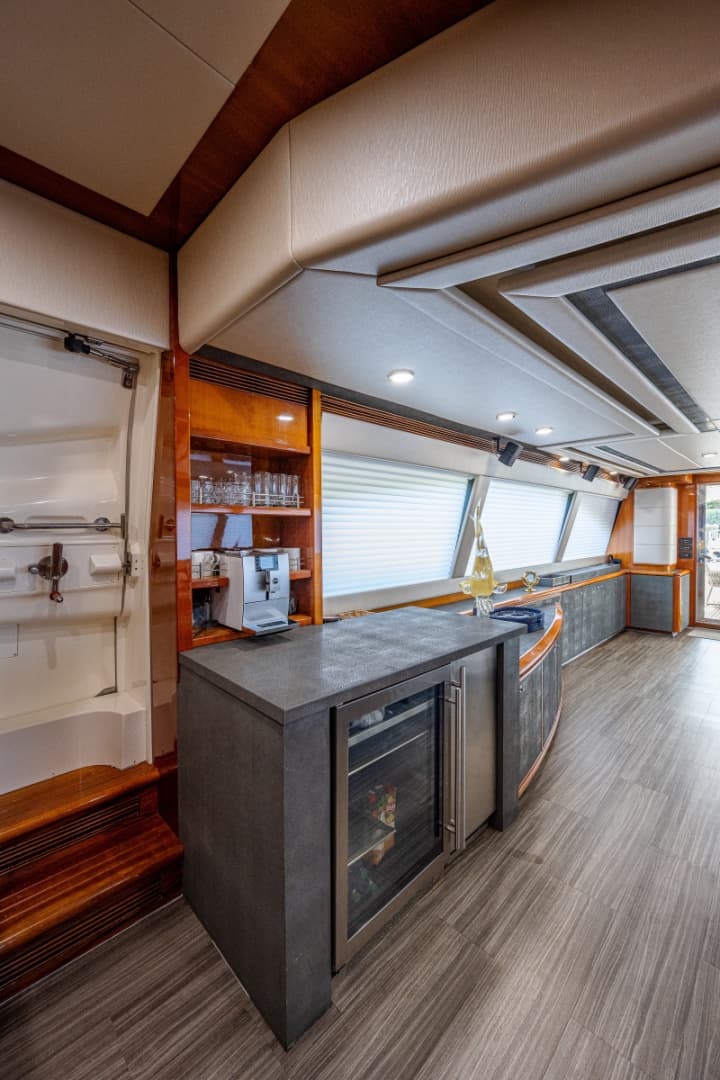 2006 Ferretti Yachts 830 photo 41