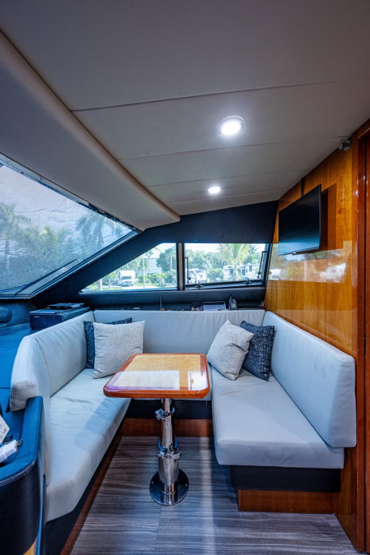 2006 Ferretti Yachts 830 photo 46