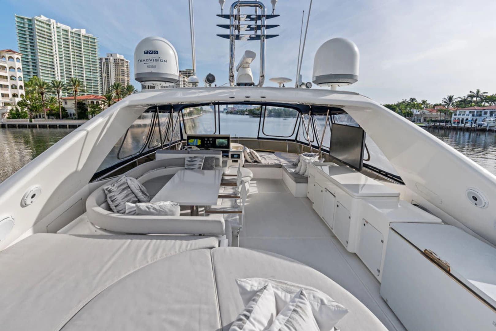 2006 Ferretti Yachts 830 photo 21