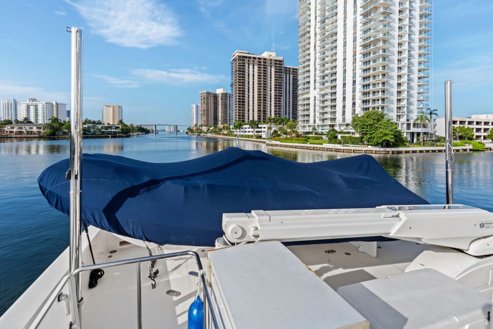 2006 Ferretti Yachts 830 photo 17