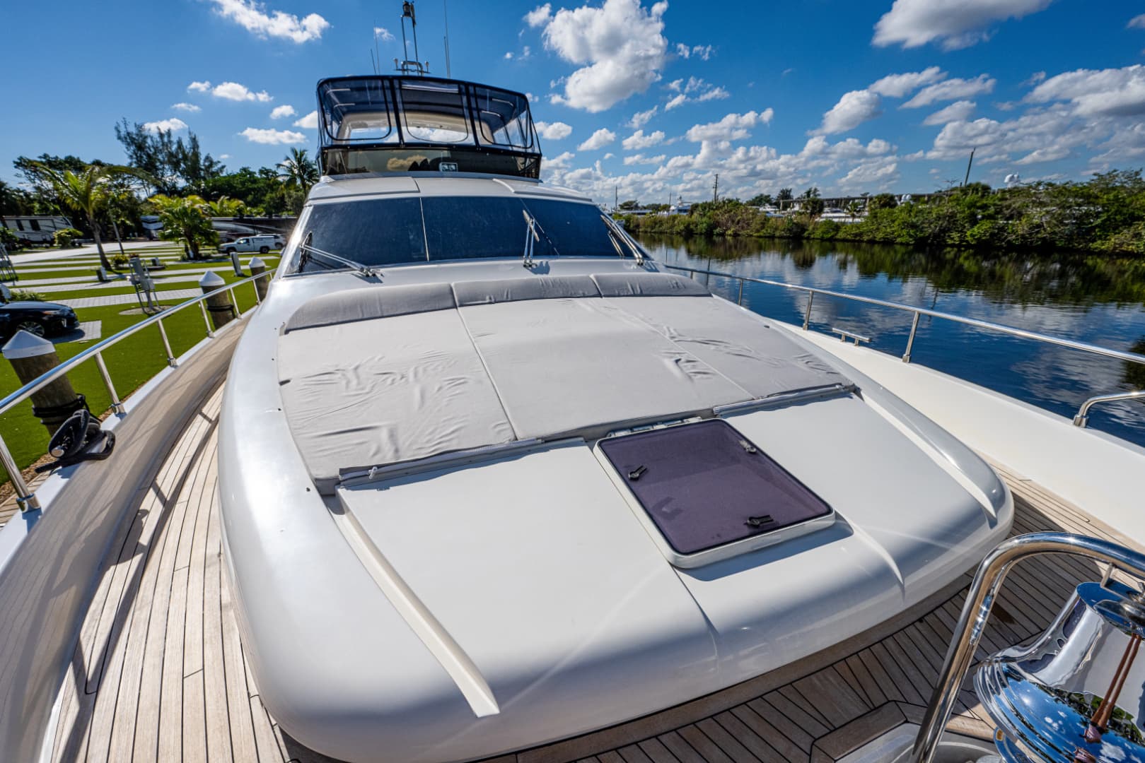 2006 Ferretti Yachts 830 photo 32