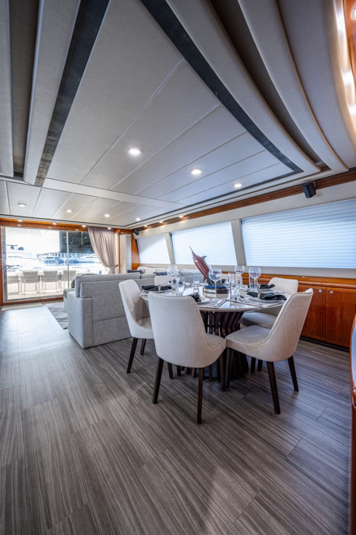 2006 Ferretti Yachts 830 photo 37