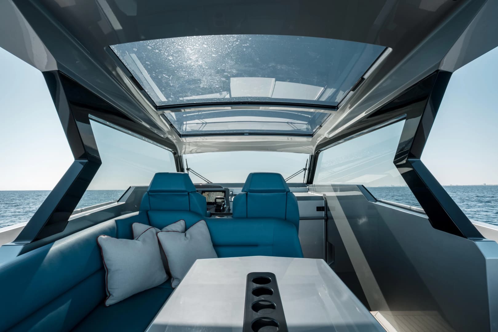 2023 Vanquish Yachts VQ45 Veloce Hardtop photo 17