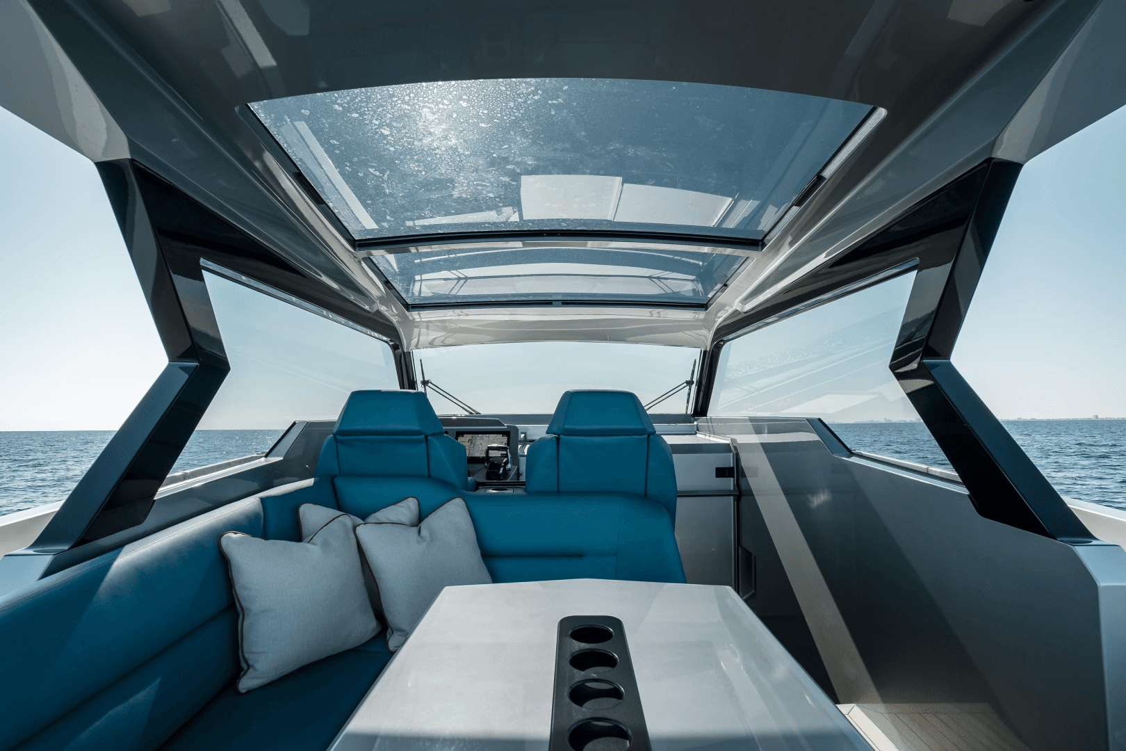 2023 Vanquish Yachts VQ45 Veloce Hardtop photo 17