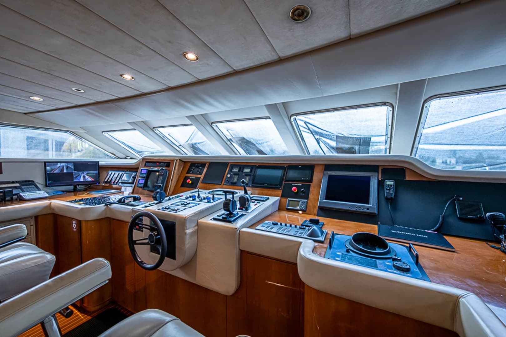 1994 Benetti Trideck photo 27