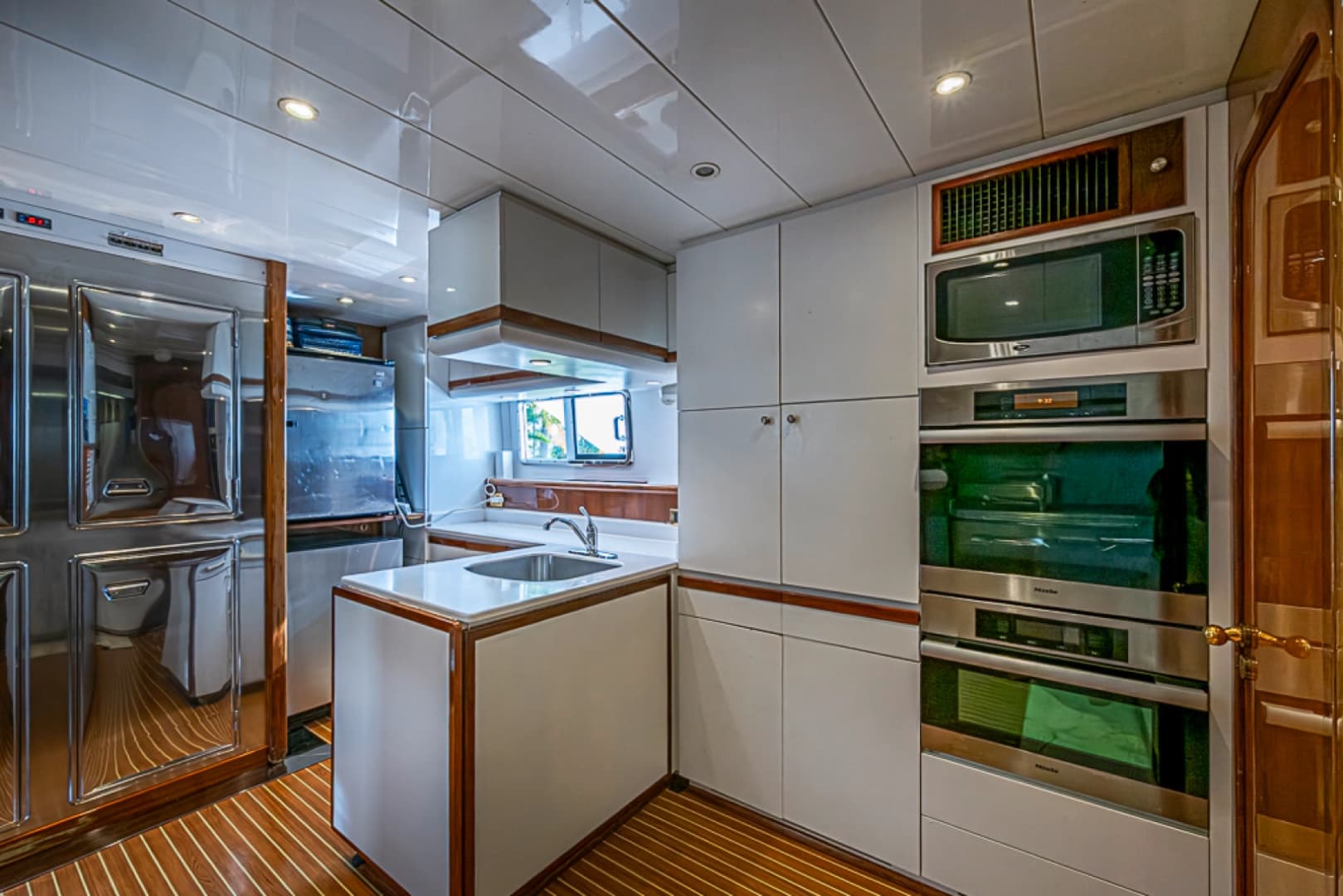1994 Benetti Trideck photo 22