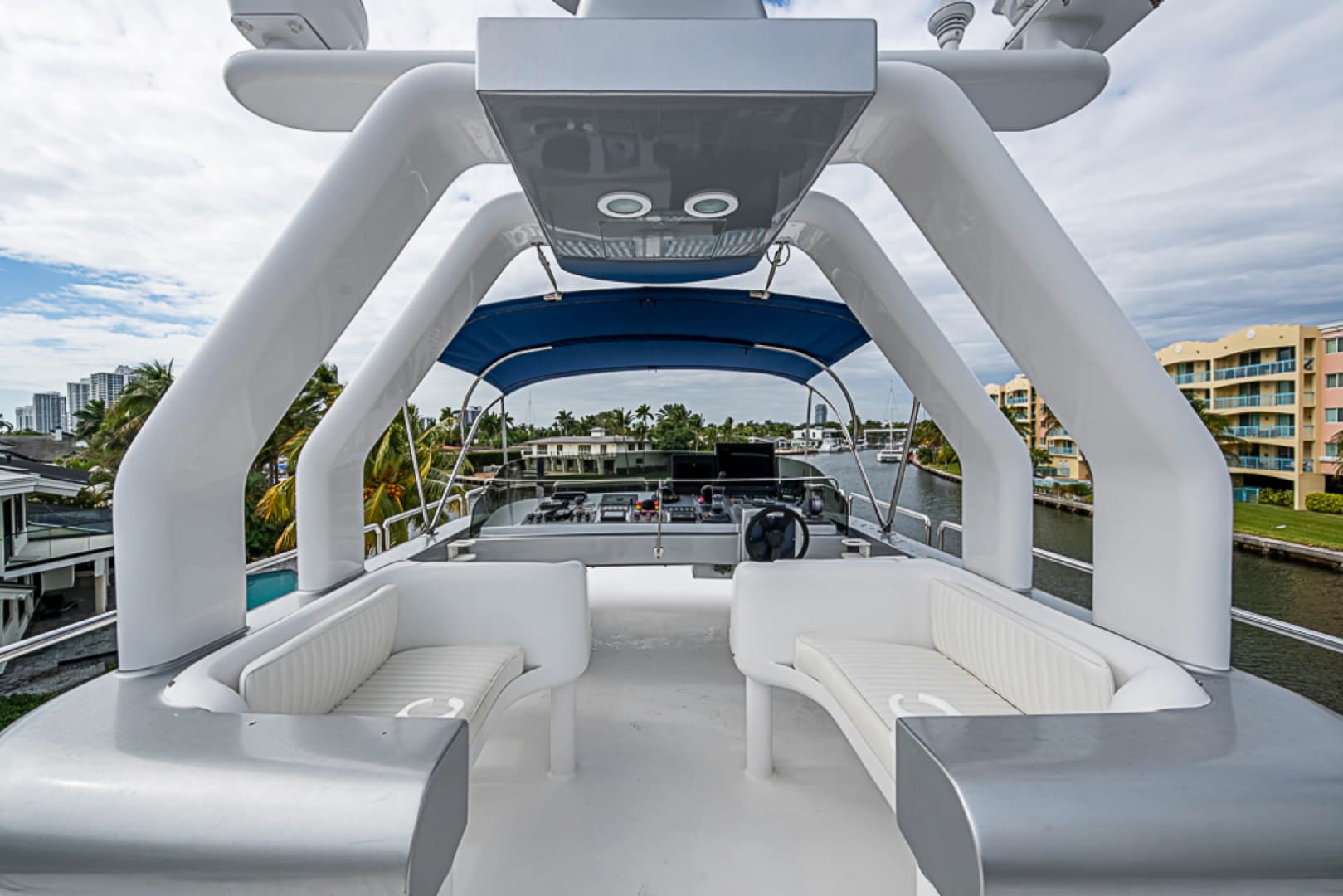 1994 Benetti Trideck photo 40