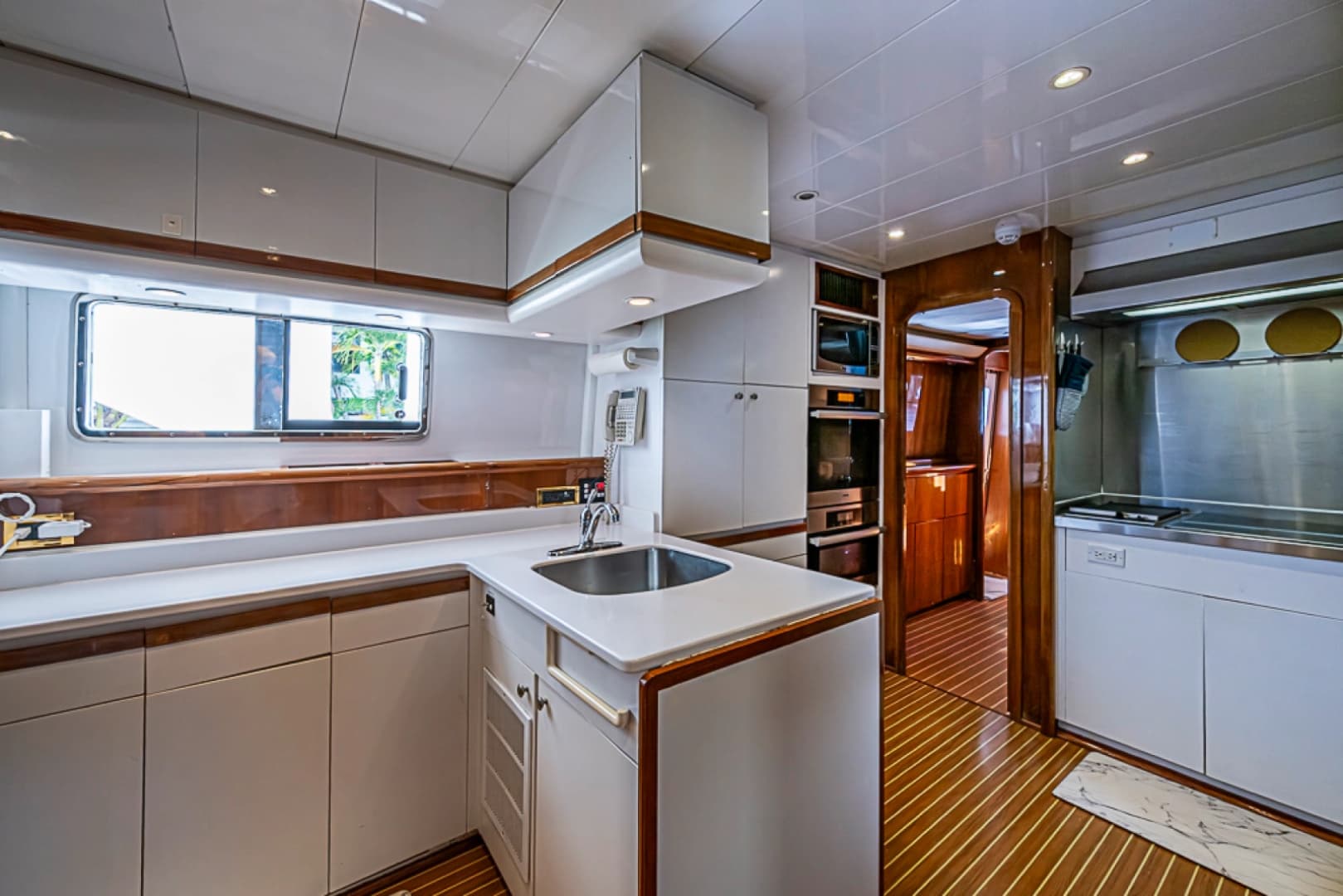 1994 Benetti Trideck photo 23