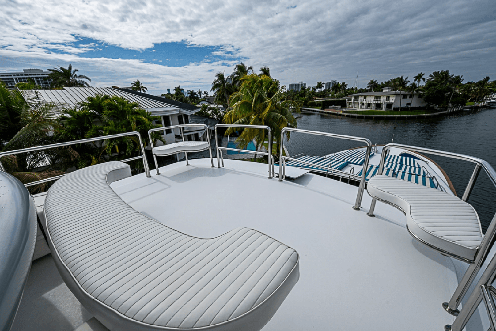 1994 Benetti Trideck photo 44