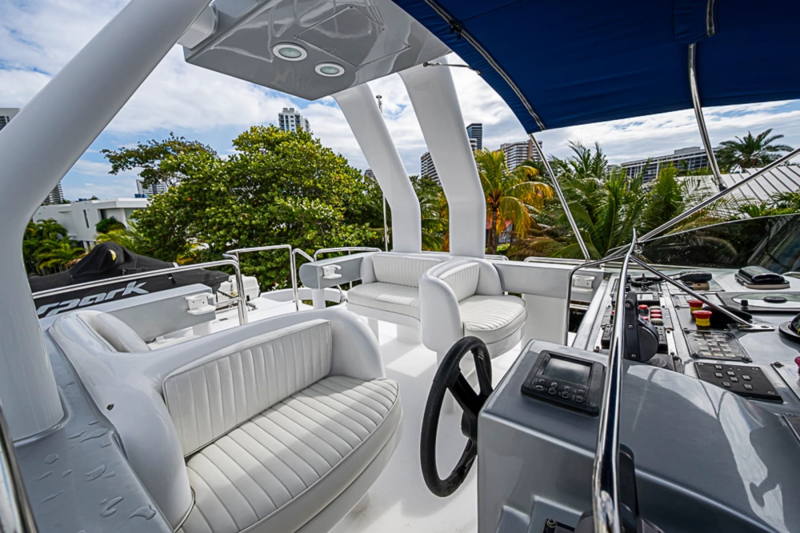 1994 Benetti Trideck photo 43
