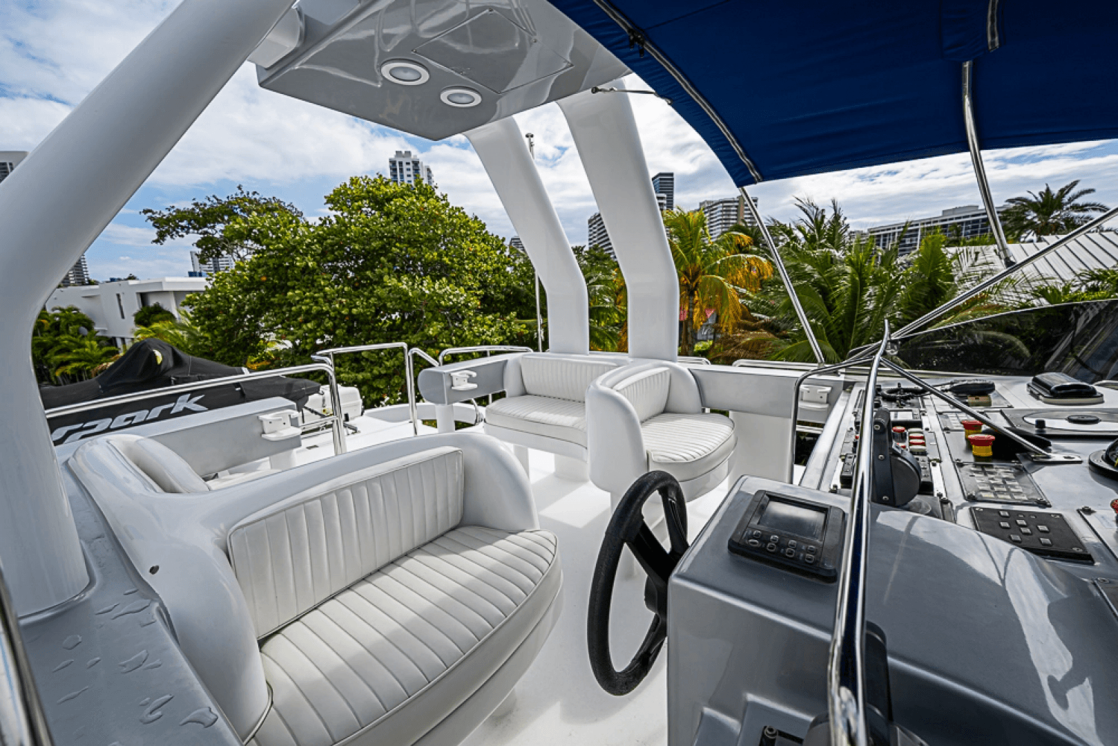 1994 Benetti Trideck photo 43