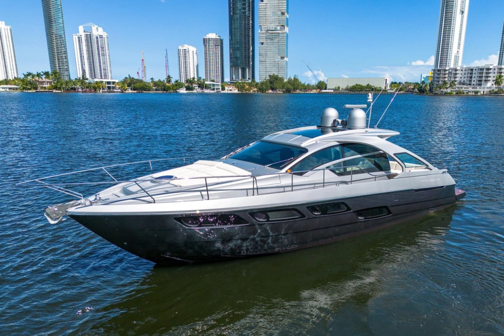 2018 Pershing 5x photo 2