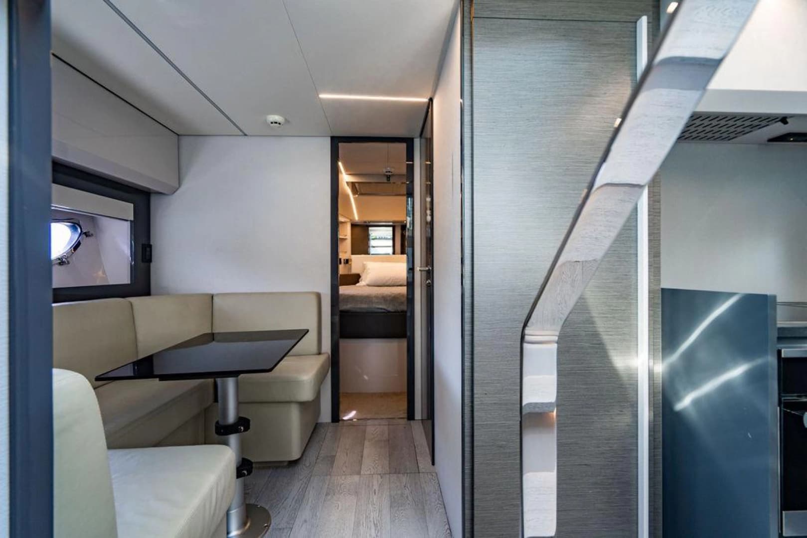 2018 Pershing 5x photo 28