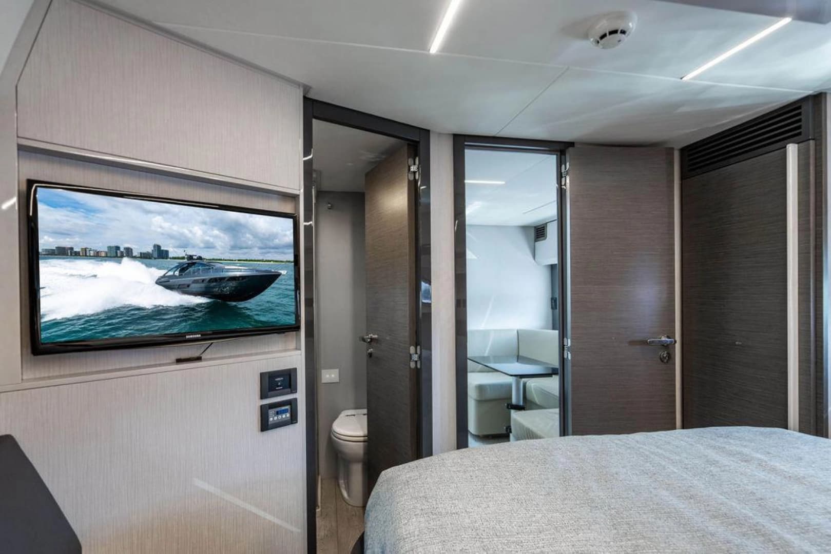 2018 Pershing 5x photo 42