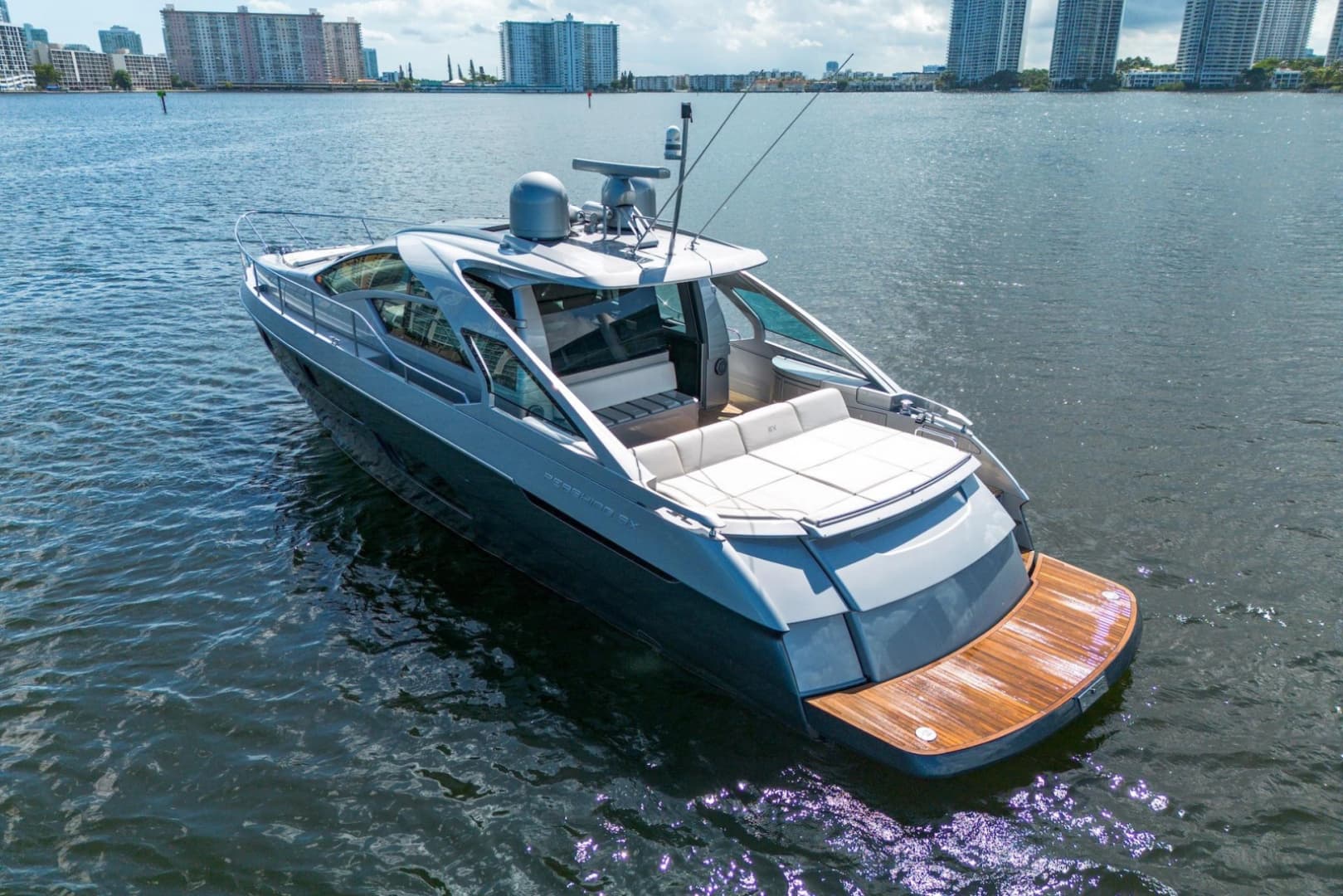 2018 Pershing 5x photo 4