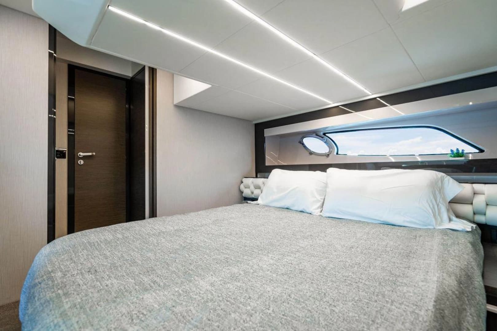 2018 Pershing 5x photo 41