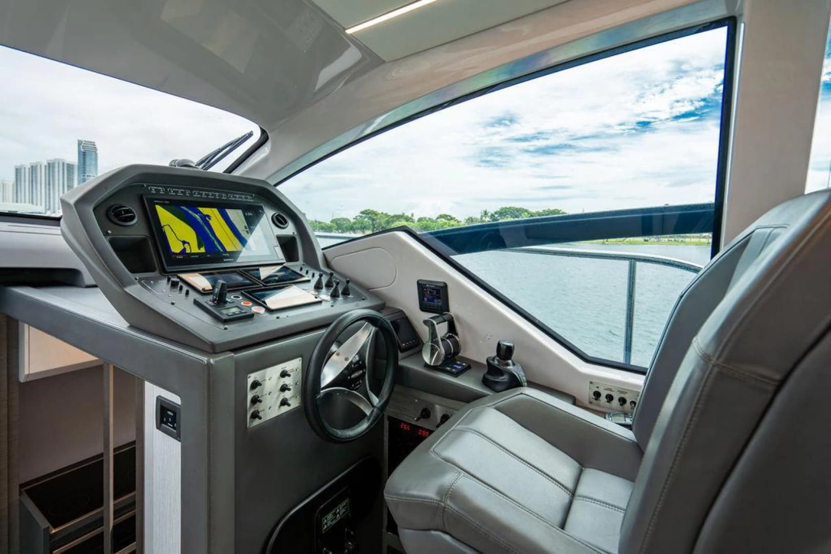 2018 Pershing 5x photo 18