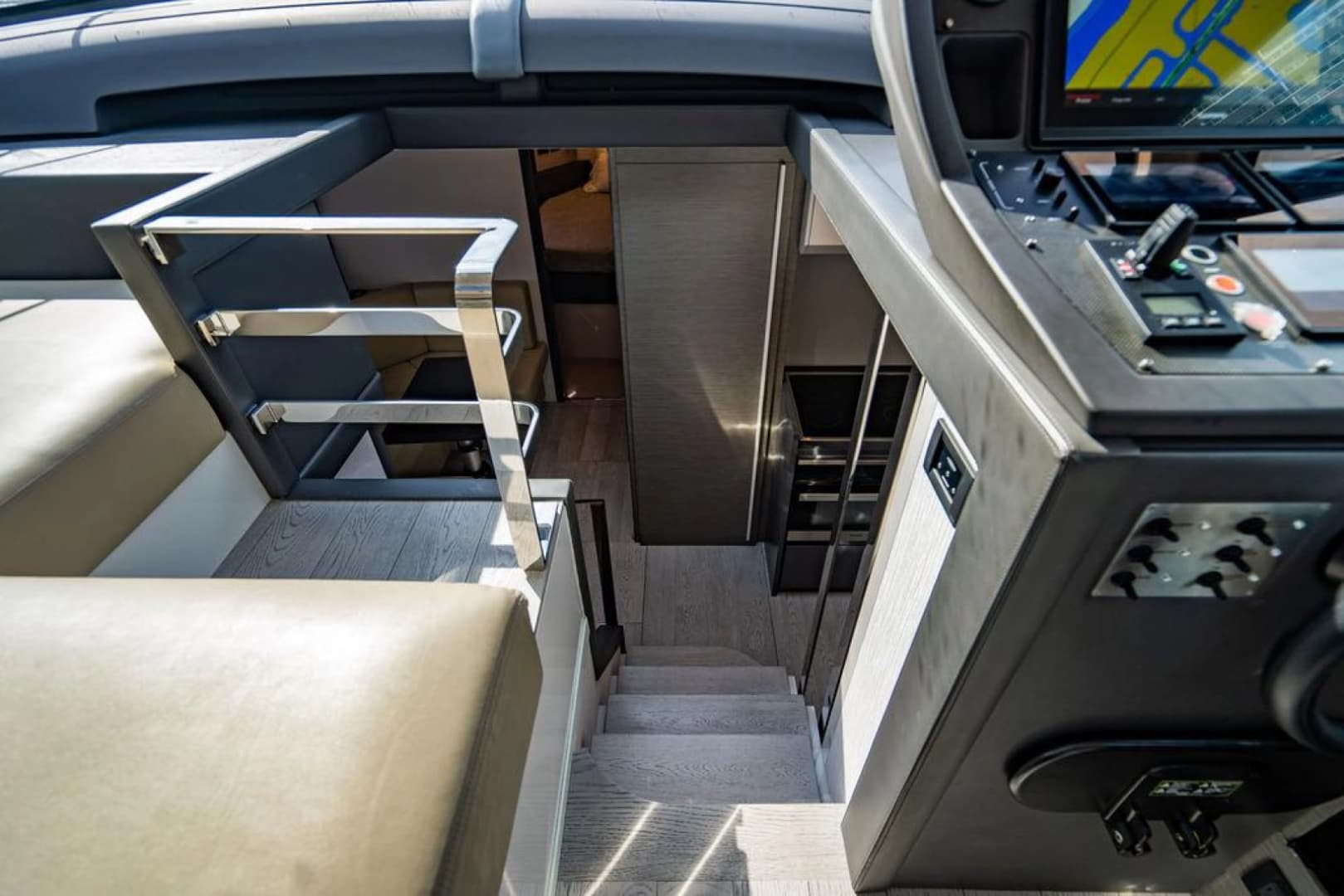 2018 Pershing 5x photo 26