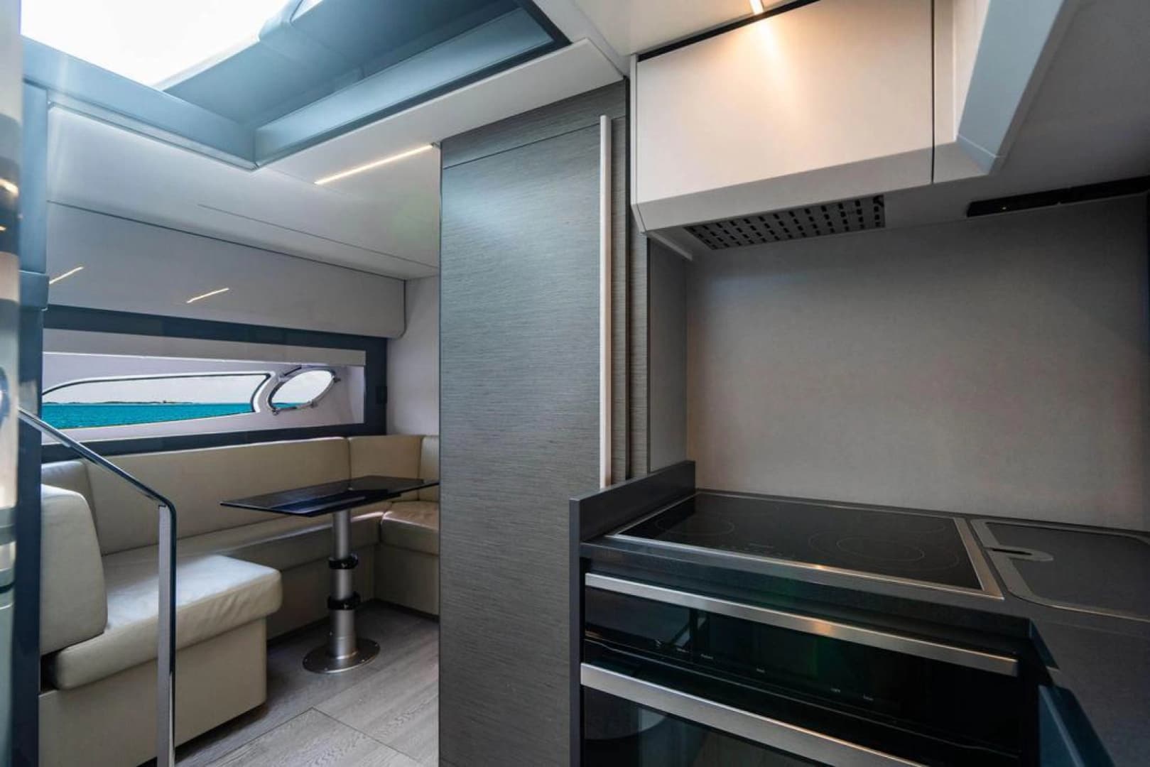 2018 Pershing 5x photo 30