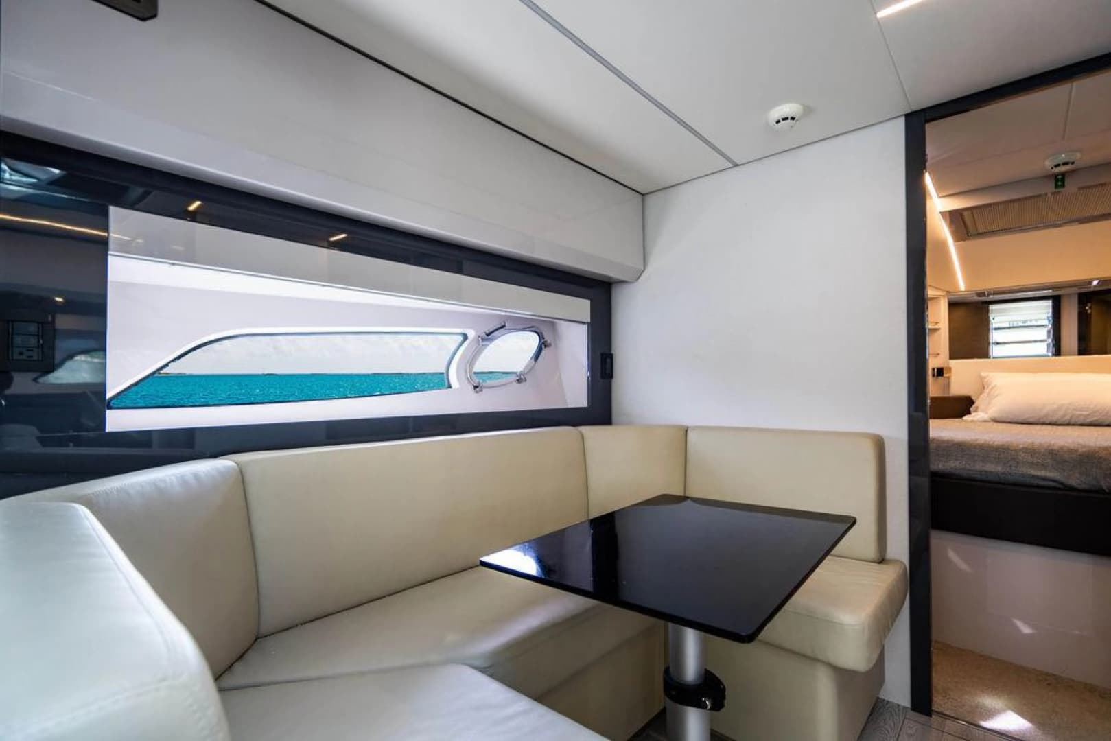2018 Pershing 5x photo 29