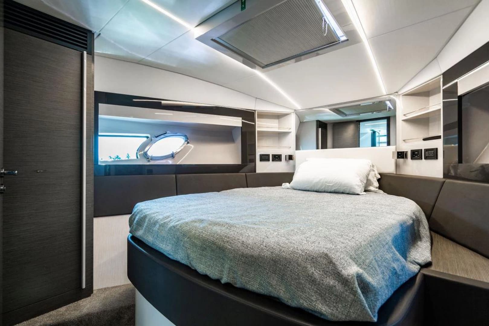 2018 Pershing 5x photo 43