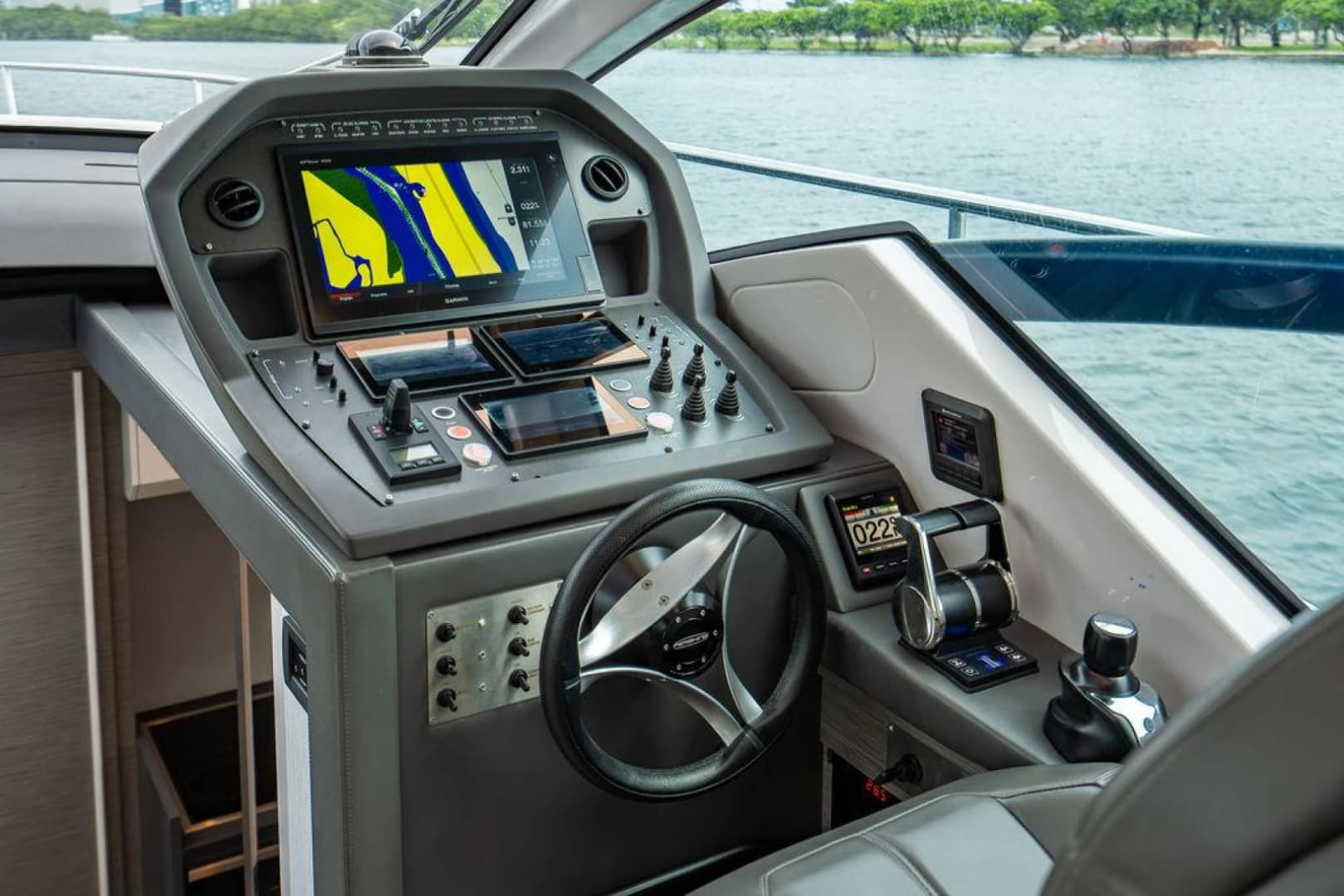 2018 Pershing 5x photo 19