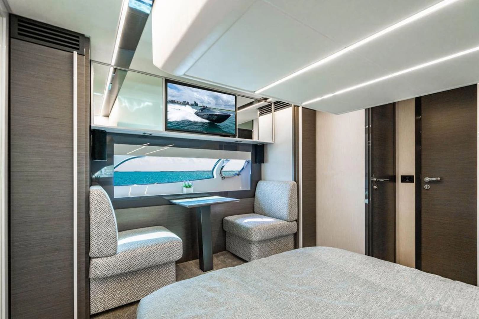 2018 Pershing 5x photo 37
