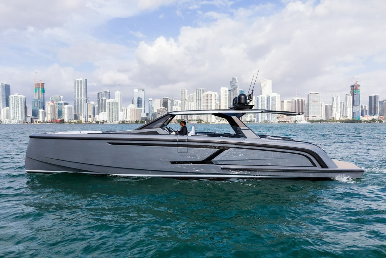 2024 Vanquish Yachts VQ55